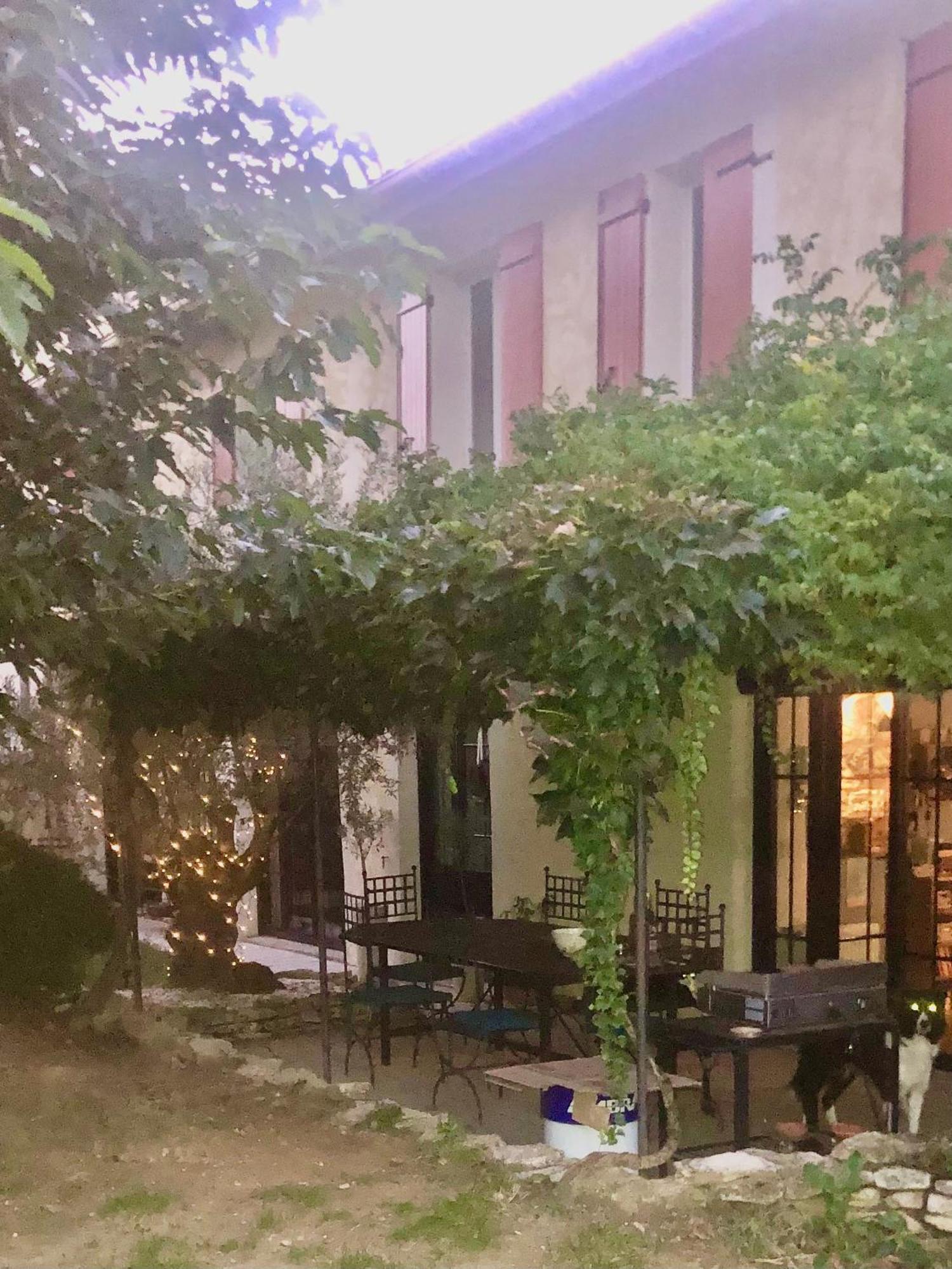 Une Ferme En Ville 布龙 外观 照片