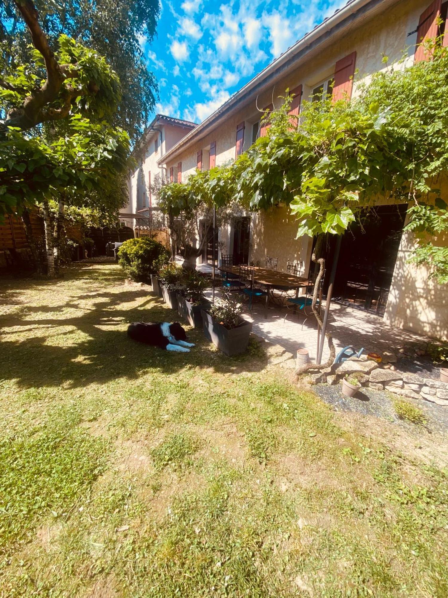 Une Ferme En Ville 布龙 外观 照片